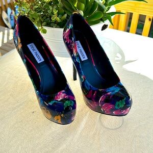 Steve Madden Patent Leather Floral Platform Stiletto Pumps Womens SZ 7.5